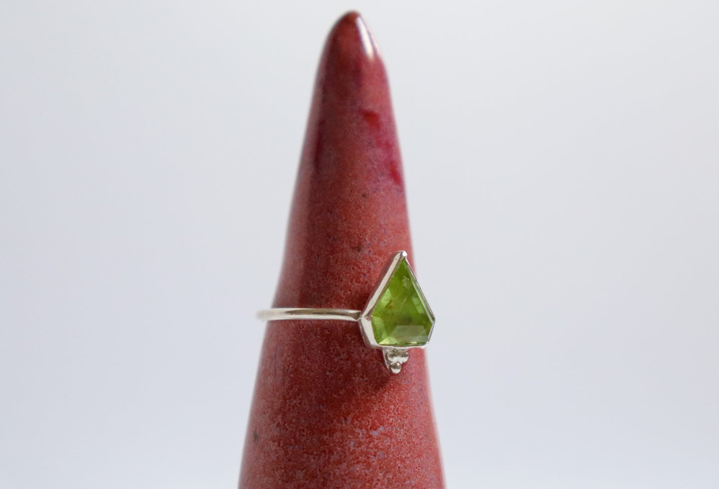 Kite Peridot Stacking Ring: ooak